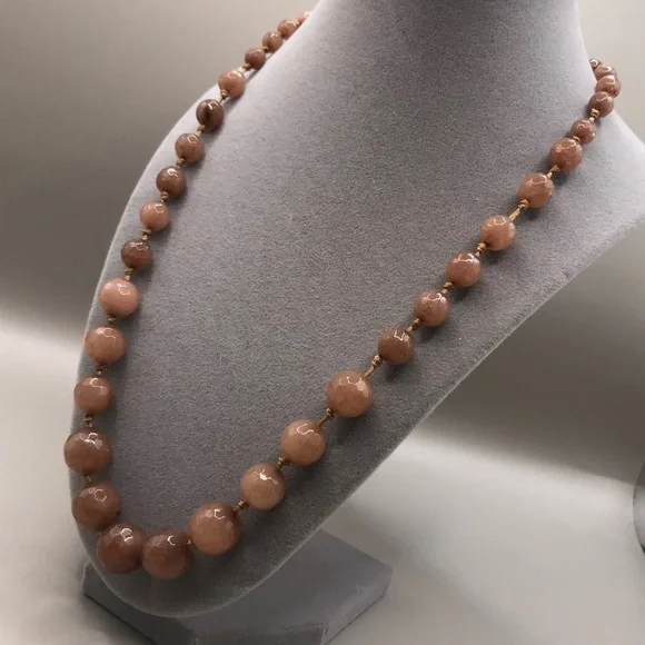Elegant Semi-Precious Faceted Brown Beaded Necklace - Picture 4 of 9